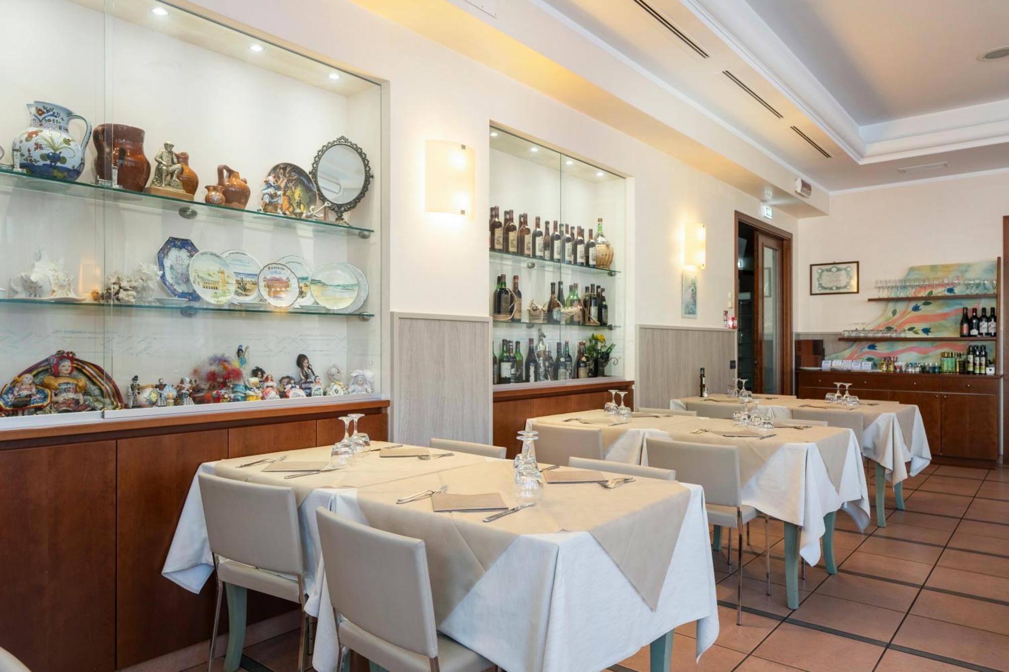 Hotel Mondial Porto Recanati Exterior foto