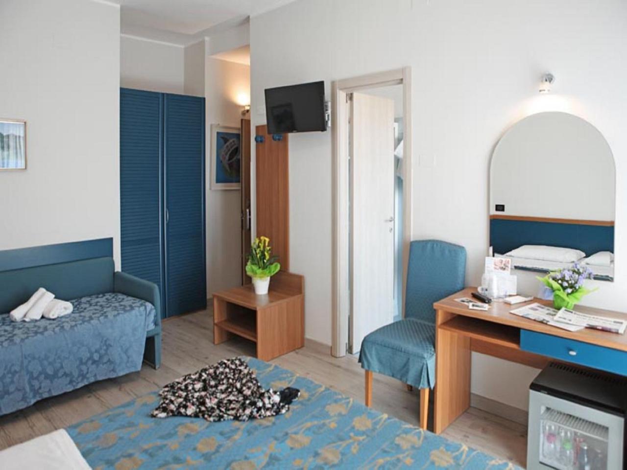 Hotel Mondial Porto Recanati Exterior foto