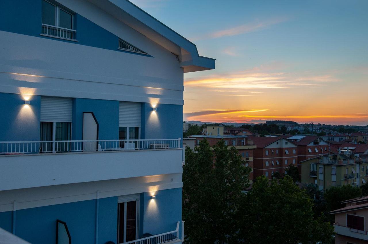 Hotel Mondial Porto Recanati Exterior foto