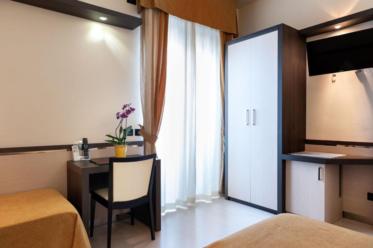 Hotel Mondial Porto Recanati Exterior foto