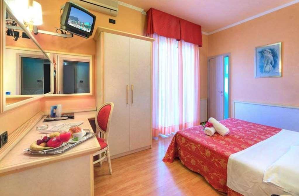 Hotel Mondial Porto Recanati Cameră foto